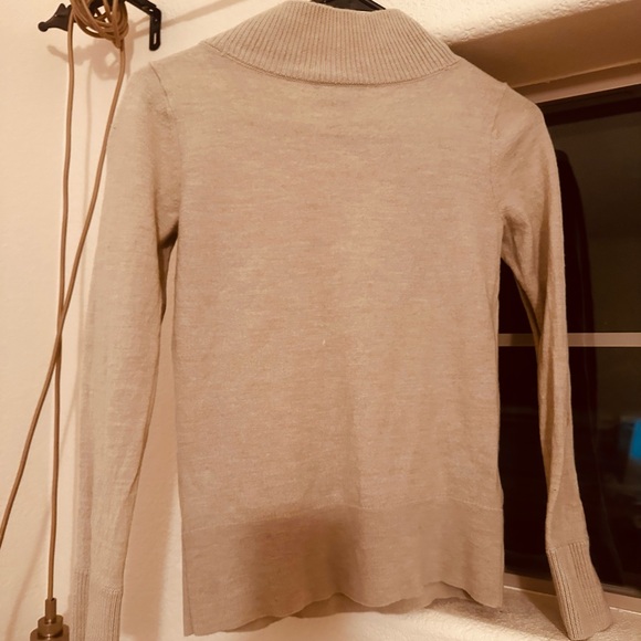 XS Club Monaco Lightweight Tight-knit 100% Merino Wool Fitted sweater - Picture 3 of 6